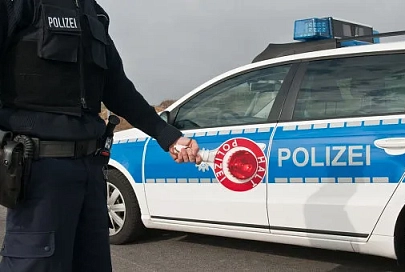 Внедорожник врезался в толпу в Граце, двое погибли, 50 пострадали